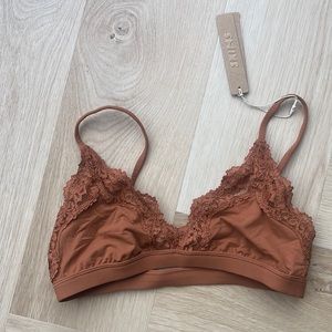 SKIMS fits everybody lace triangle bralette NWT